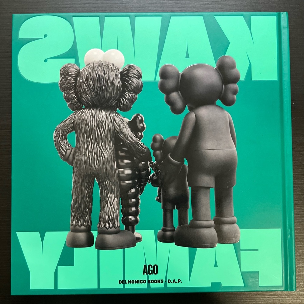 KAWS art book + magnet - Picture 10 of 12
